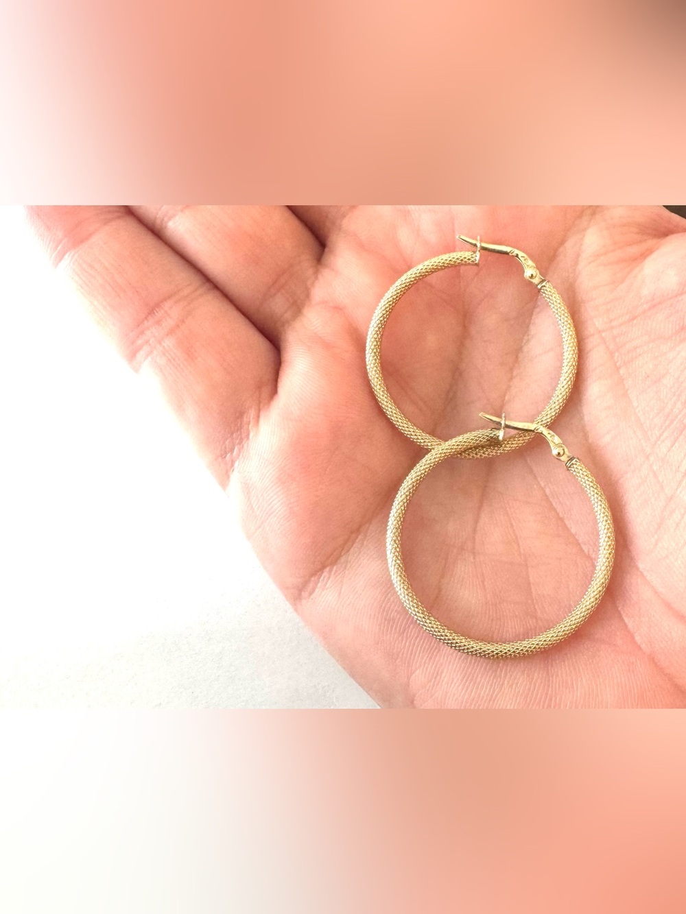 9K gold lightweight hoop earrings